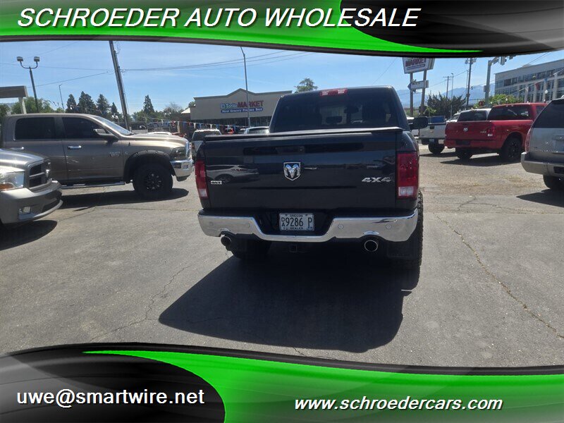 2017 RAM 1500 SLT - Photo 4 - , OR 97527