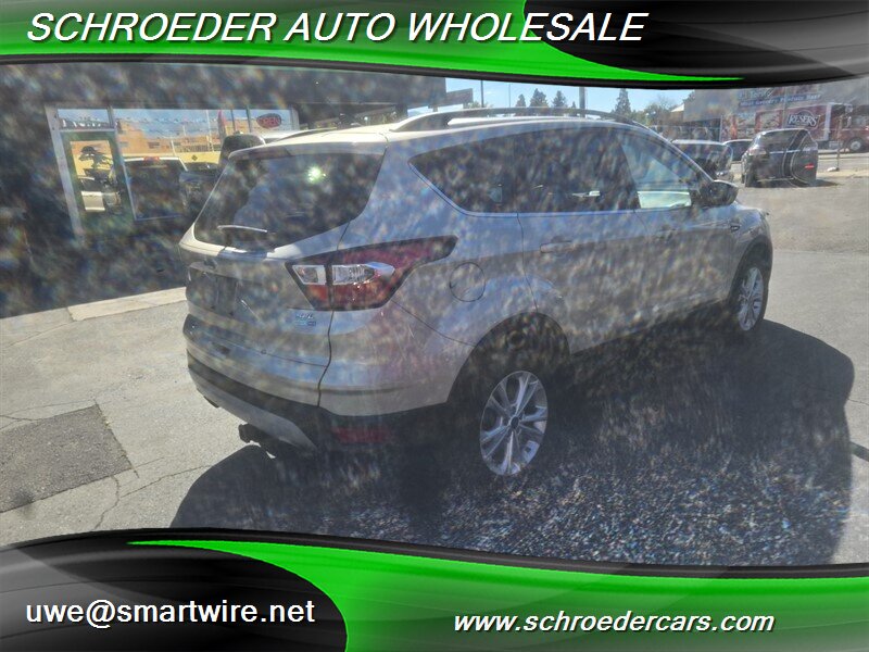 2018 Ford Escape SEL - Photo 3 - , OR 97527