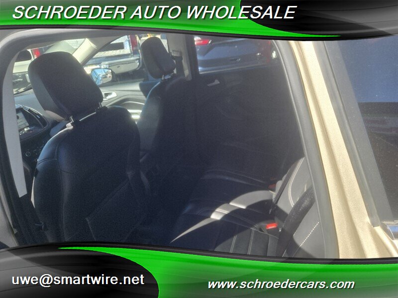 2018 Ford Escape SEL - Photo 10 - , OR 97527