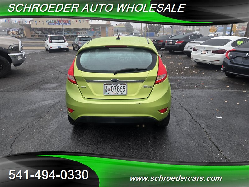 2011 Ford Fiesta SES - Photo 4 - Medford, OR 97501