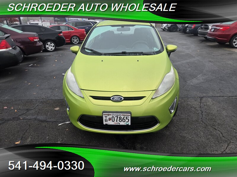 2011 Ford Fiesta SES - Photo 8 - Medford, OR 97501
