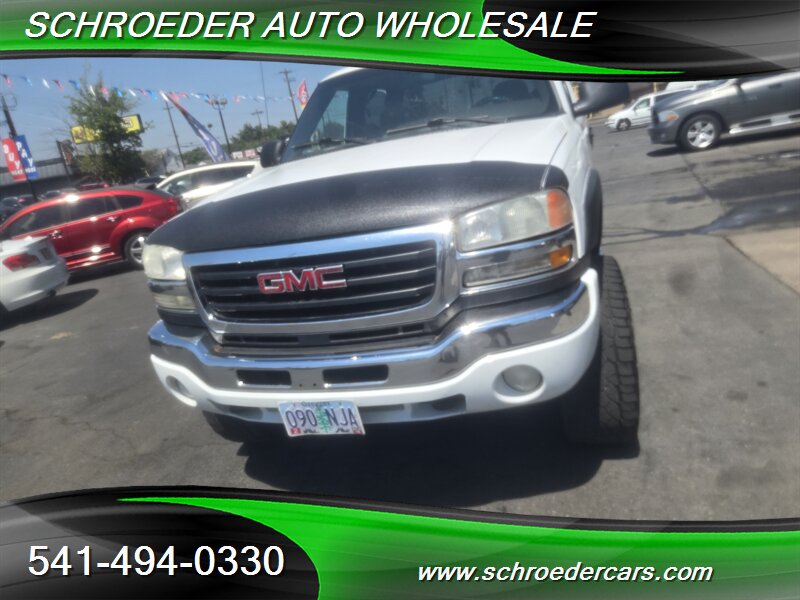 2007 GMC Sierra 3500 Classic Work Truck - Photo 8 - Medford, OR 97501