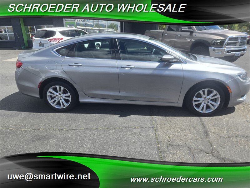 2015 Chrysler 200 Limited - Photo 2 - , OR 97527