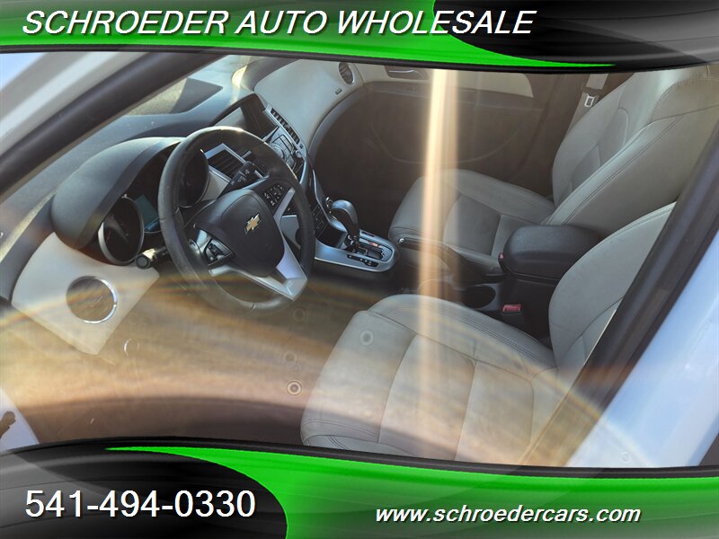 2015 Chevrolet Cruze 2LT Auto - Photo 11 - Medford, OR 97501