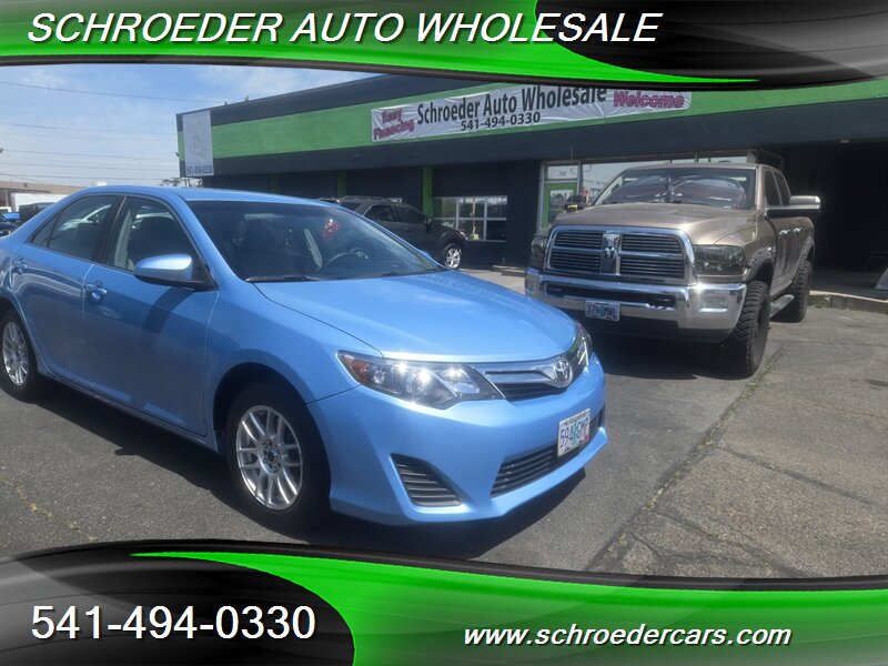 2014 Toyota Camry LE   - Photo 1 - Medford, OR 97501