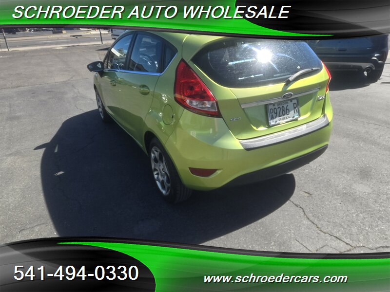 2011 Ford Fiesta SES - Photo 5 - Medford, OR 97501