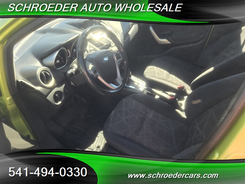 2011 Ford Fiesta SES - Photo 10 - Medford, OR 97501