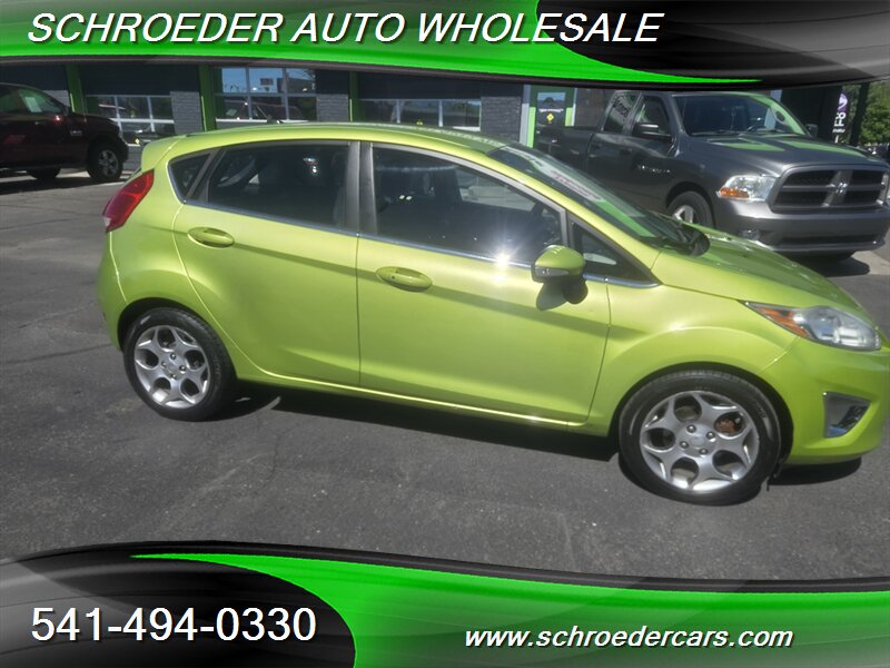 2011 Ford Fiesta SES - Photo 2 - Medford, OR 97501