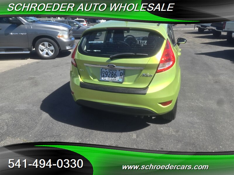 2011 Ford Fiesta SES - Photo 4 - Medford, OR 97501