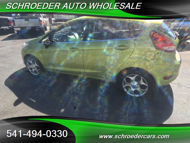 2011 Ford Fiesta SES - Photo 6 - Medford, OR 97501