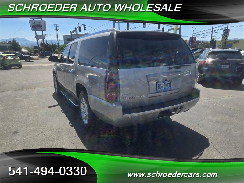 2009 GMC Yukon XL Denali - Photo 5 - Medford, OR 97501