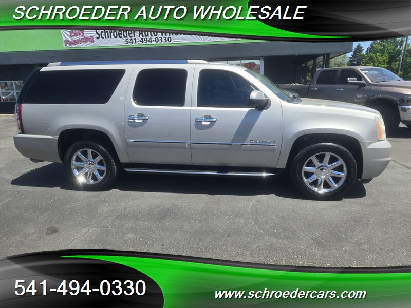 2009 GMC Yukon XL Denali - Photo 2 - Medford, OR 97501