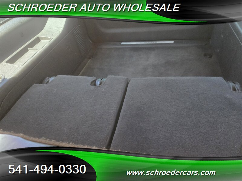 2009 GMC Yukon XL Denali - Photo 11 - Medford, OR 97501