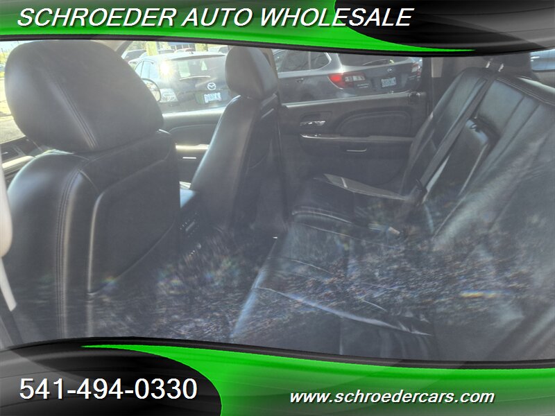 2009 GMC Yukon XL Denali - Photo 10 - Medford, OR 97501