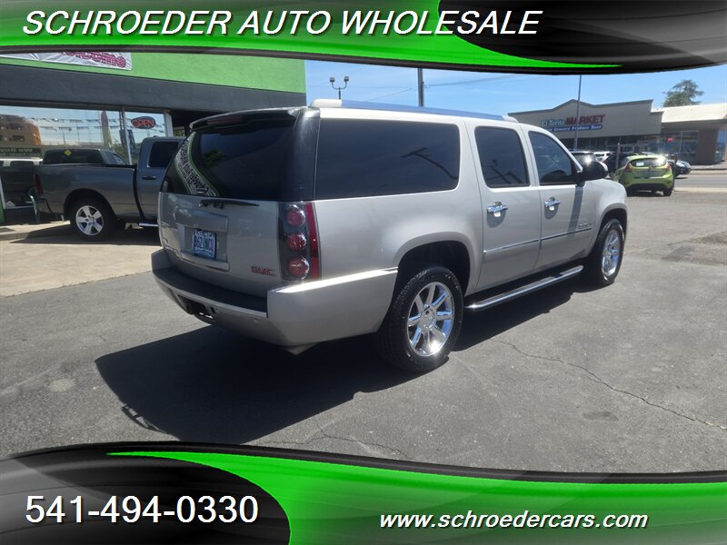 2009 GMC Yukon XL Denali - Photo 3 - Medford, OR 97501