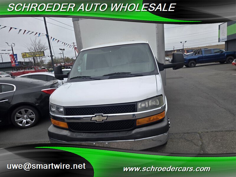 2011 Chevrolet Express 3500 - Photo 7 - , OR 97527
