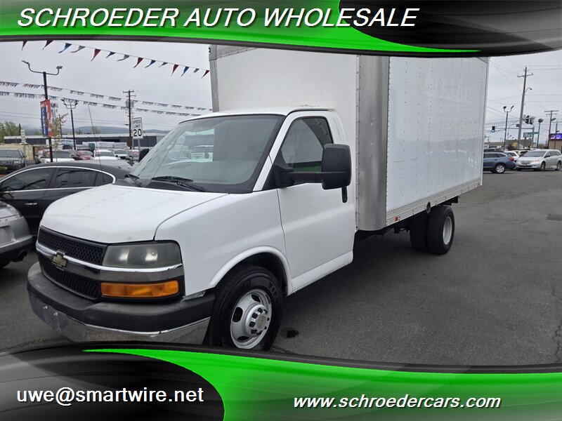 2011 Chevrolet Express 3500 - Photo 6 - , OR 97527