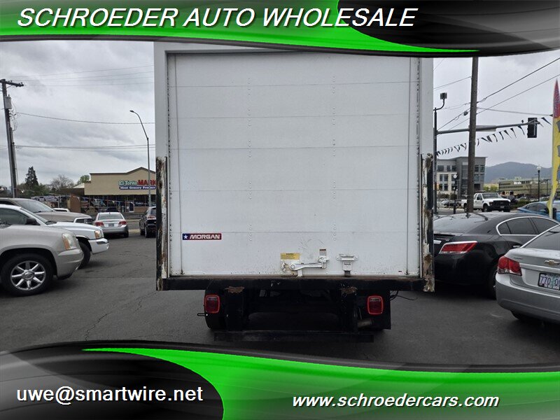 2011 Chevrolet Express 3500 - Photo 3 - , OR 97527