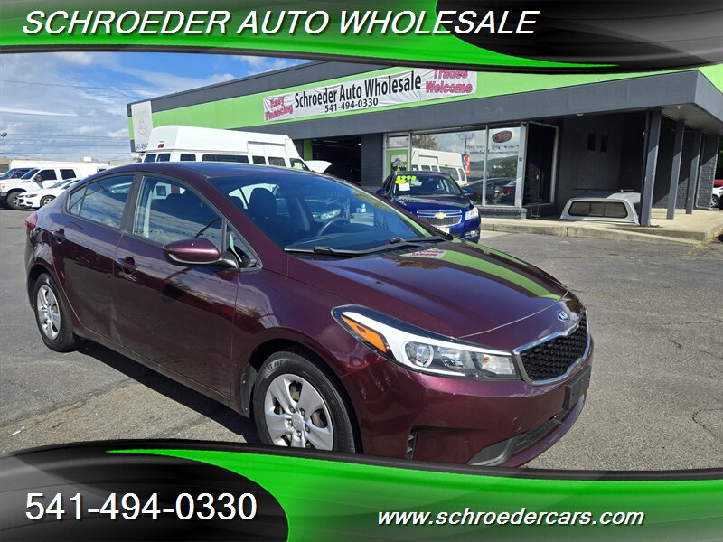 2017 Kia Forte LX Plus - Photo 1 - Medford, OR 97501