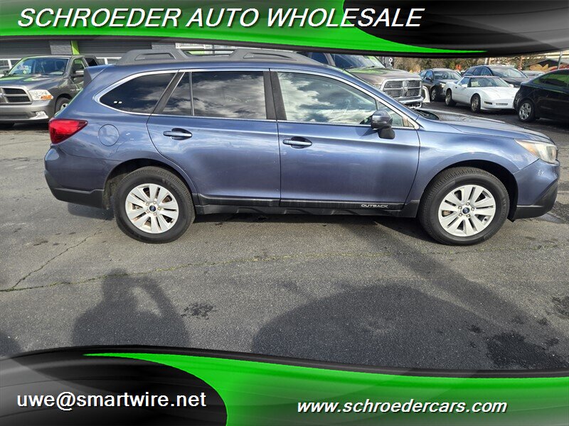 2018 Subaru Outback 2.5i Premium - Photo 2 - , OR 97527