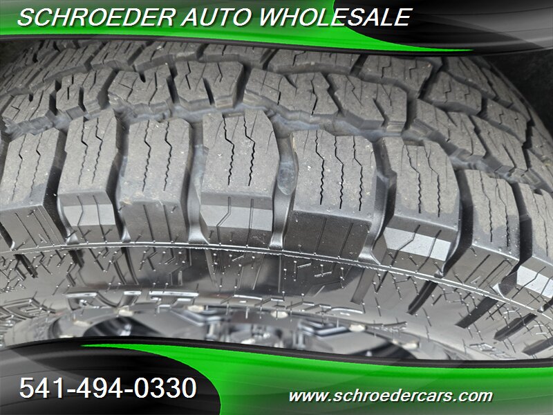 2017 Jeep Grand Cherokee Laredo - Photo 11 - Medford, OR 97501