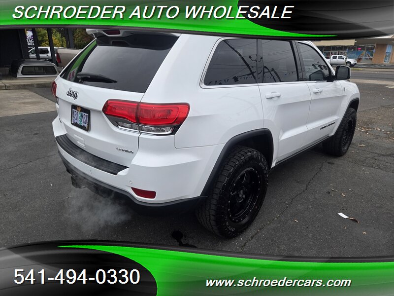 2017 Jeep Grand Cherokee Laredo - Photo 3 - Medford, OR 97501
