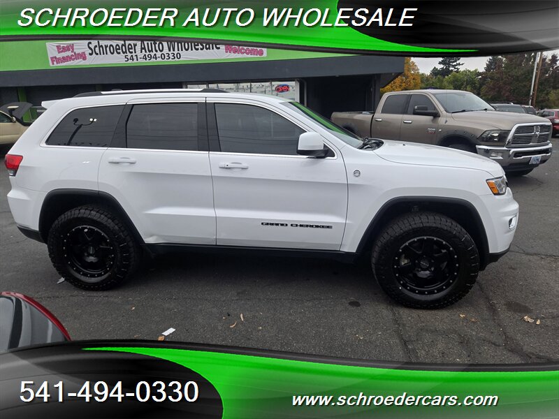2017 Jeep Grand Cherokee Laredo - Photo 2 - Medford, OR 97501