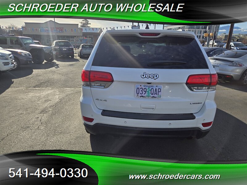2017 Jeep Grand Cherokee Laredo - Photo 4 - Medford, OR 97501