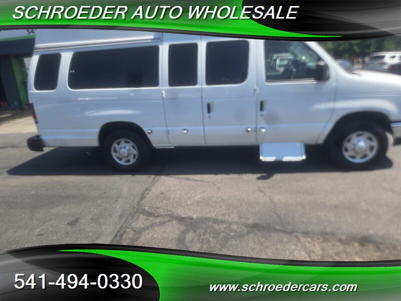 2013 Ford E-350 SD - Photo 2 - Medford, OR 97501