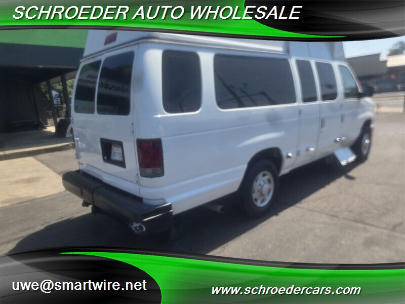 2013 Ford E-350 SD - Photo 3 - , OR 97527