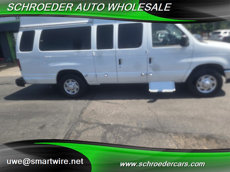 2013 Ford E-350 SD - Photo 2 - , OR 97527