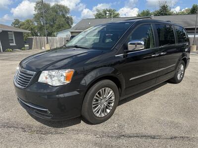 2016 Chrysler Town & Country Touring-L   - Photo 3 - Lafayette, IN 47905