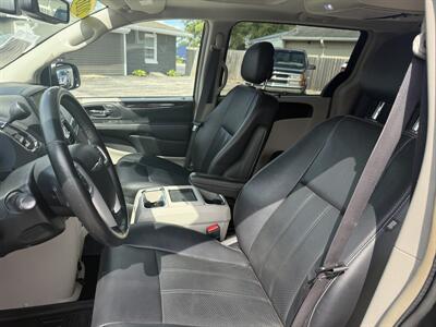 2016 Chrysler Town & Country Touring-L   - Photo 9 - Lafayette, IN 47905
