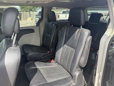 2016 Chrysler Town & Country Touring-L   - Photo 10 - Lafayette, IN 47905