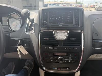 2016 Chrysler Town & Country Touring-L   - Photo 12 - Lafayette, IN 47905