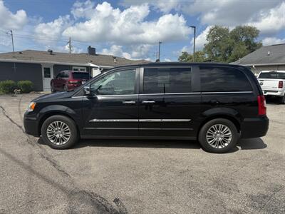2016 Chrysler Town & Country Touring-L   - Photo 4 - Lafayette, IN 47905