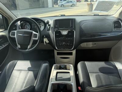 2016 Chrysler Town & Country Touring-L   - Photo 8 - Lafayette, IN 47905