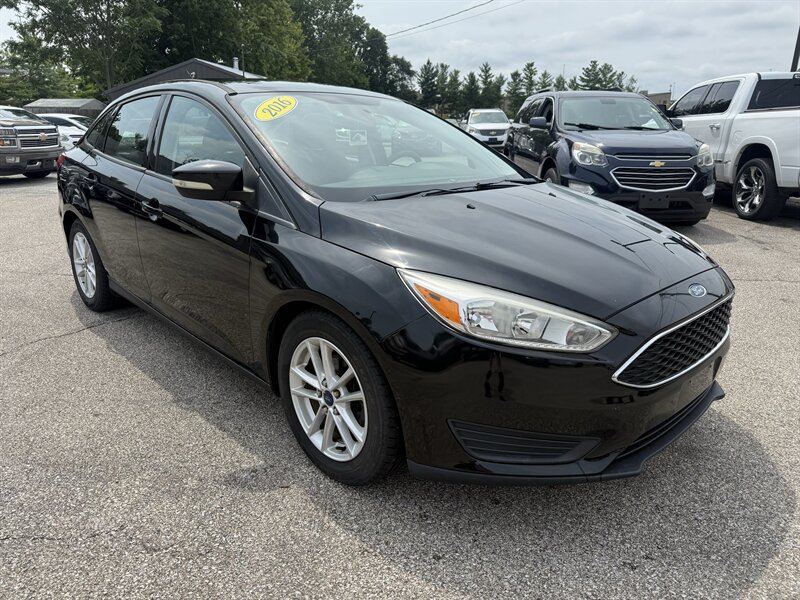 2016 Ford Focus SE   - Photo 1 - Lafayette, IN 47905