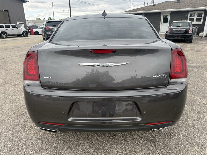 2017 Chrysler 300 Series S - Photo 6 - Lafayette, IN 47905