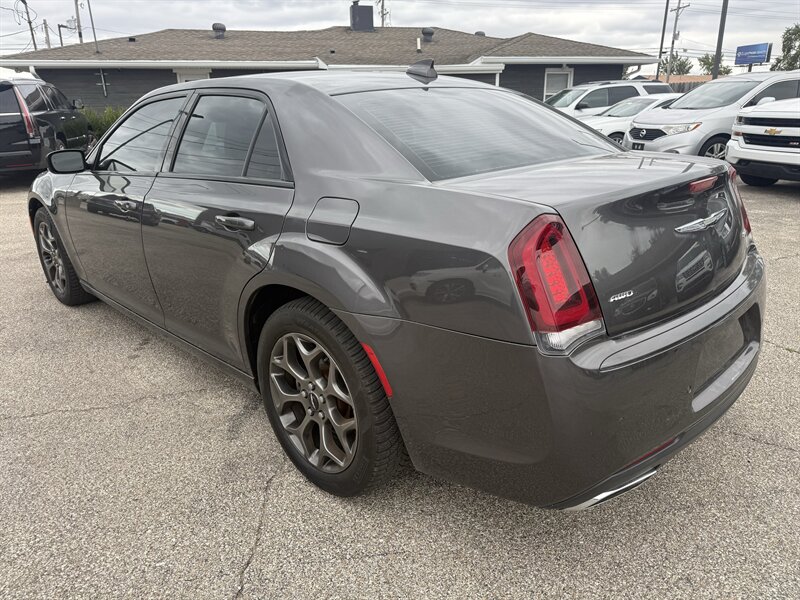 2017 Chrysler 300 Series S - Photo 5 - Lafayette, IN 47905