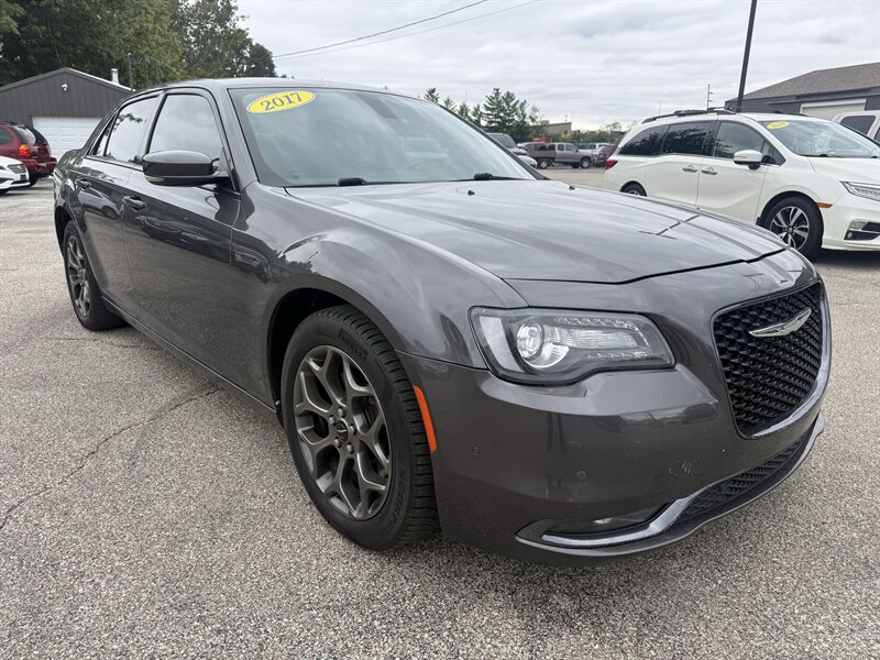 2017 Chrysler 300 Series S   - Photo 1 - Lafayette, IN 47905