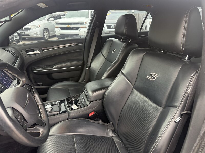 2017 Chrysler 300 Series S - Photo 10 - Lafayette, IN 47905