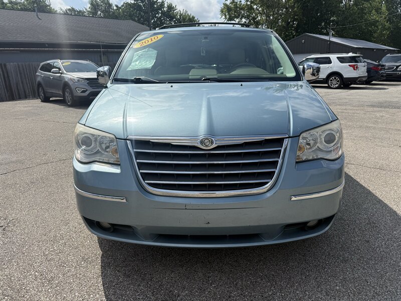 2010 Chrysler Town & Country Limited - Photo 16 - Lafayette, IN 47905