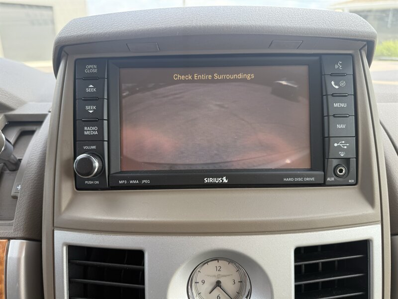 2010 Chrysler Town & Country Limited - Photo 14 - Lafayette, IN 47905