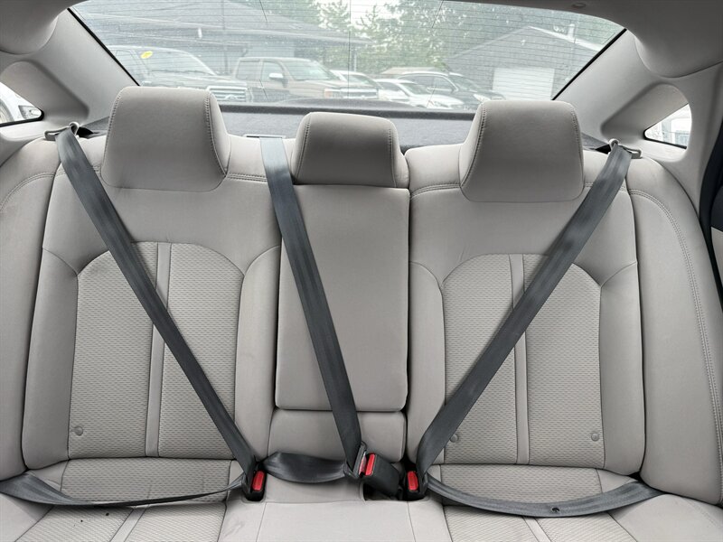2018 Hyundai SONATA SEL - Photo 10 - Lafayette, IN 47905