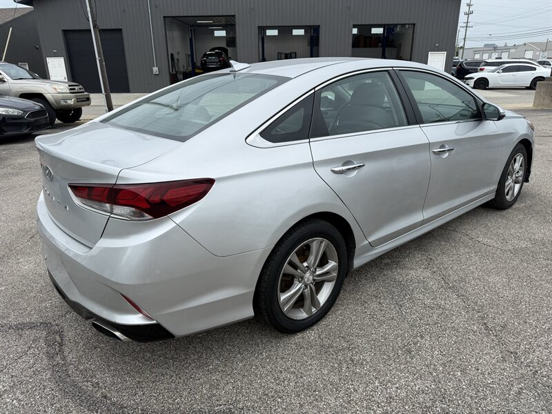 2018 Hyundai SONATA SEL - Photo 6 - Lafayette, IN 47905