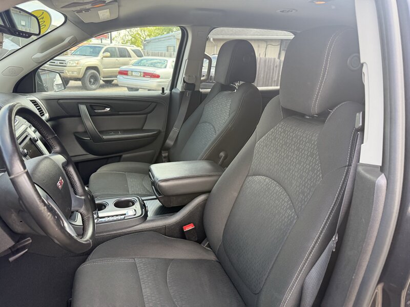 2016 GMC Acadia SLE-2 - Photo 10 - Lafayette, IN 47905