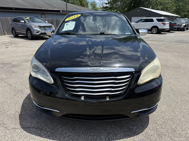 2014 Chrysler 200 Limited - Photo 2 - Lafayette, IN 47905