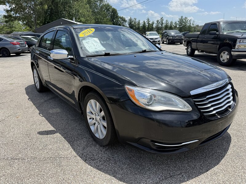 2014 Chrysler 200 Limited   - Photo 1 - Lafayette, IN 47905