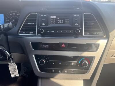 2017 Hyundai Sonata   - Photo 10 - Lafayette, IN 47905